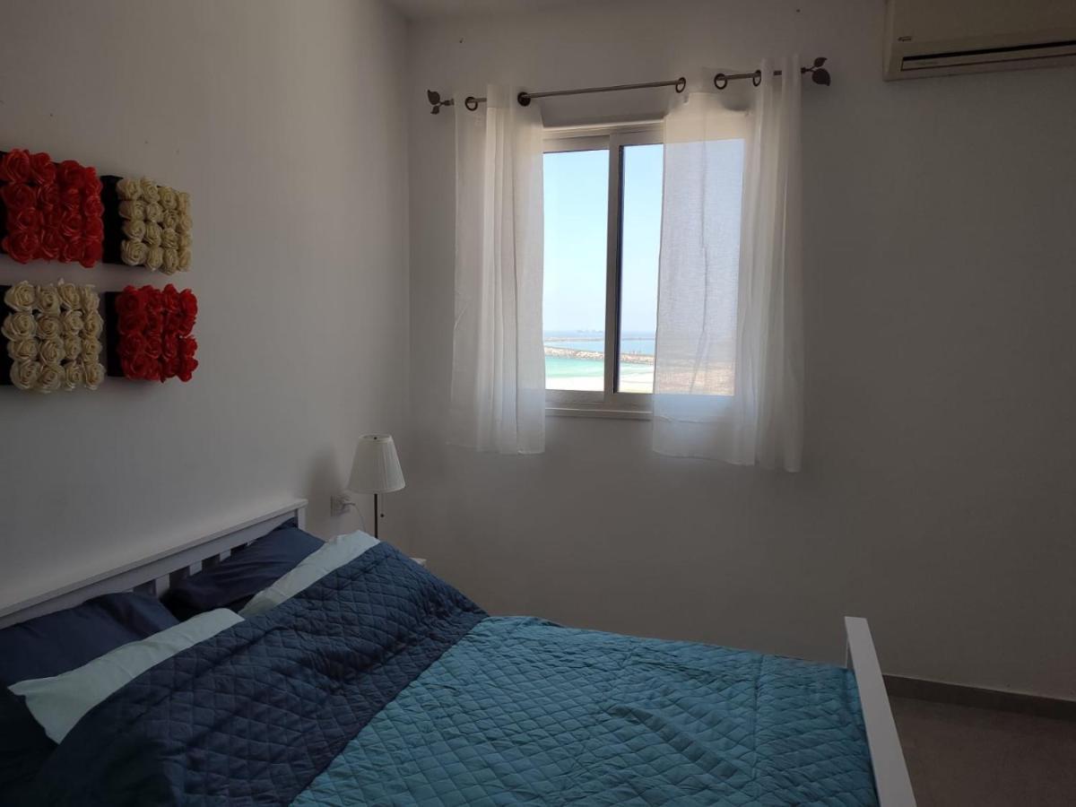 Lovely Three-Room Apartment Above The Promenade Asdód Kültér fotó